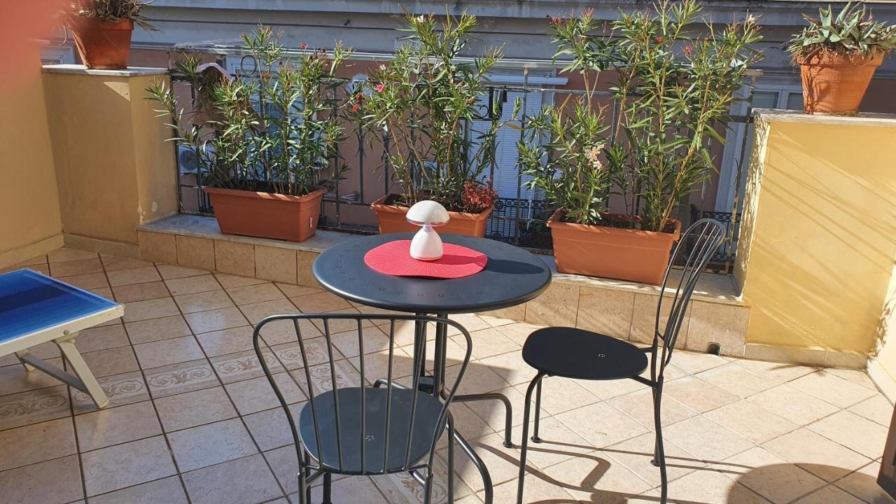 Gli Appartamenti Del Duca Di Miroballo Napoli Eksteriør billede